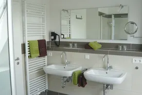 Holiday Home Waterfall - Image 2
