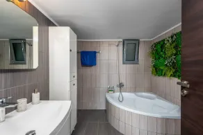 Articiano Villa - Image 2