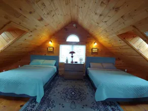 Beautiful and modern cape style cottage nested along the Jordan Tidal River. - Image 3
