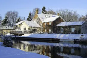 Cottage - Sleeps 3 Parking & Fishing - Image 5
