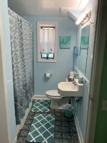 Beach Side Studio #1 - Pet Friendly, WiFi, Off-Street Parking, Large Smart TV - Image 2