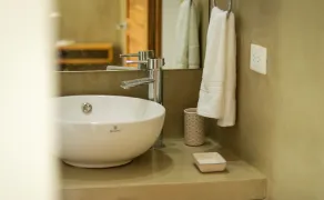 Gorgeous and modern 1 bedroom apartment in brand new condo complex - Image 3