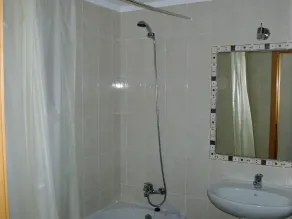 Deluxe Apartment H - Image 4