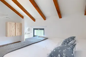 Romantic holiday home with jacuzzi, BBQ, WiFi - Image 5
