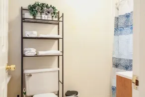 Studio getaway right by Yale - EXPERTLY SANITIZED - Image 3