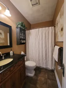 Heywood Manor- Private, peaceful, yet close to town. Make memories here! - Image 3