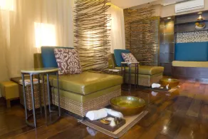 The Manila Hotel - Image 2