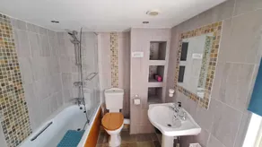 Beautifully renovated cosy house in the historic market town of Totnes, S Devon - Image 3