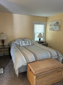 Cozy Lakefront Cottage - Image 3
