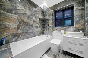 Luxury House • Pool Table • Free Parking • Sky TV • Fast Wifi • Garden • Yoko Property - Image 5