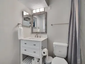 Rare Find 3b Pet Friendly Renovated - Image 3