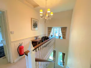 Iconic  Luxury Detached Period House on the River Bank with parking. - Image 2