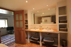 Luxury estate in Provence 14 people in a quiet area - Image 3