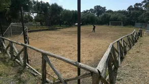Lägenhet i park med pool - Image 3