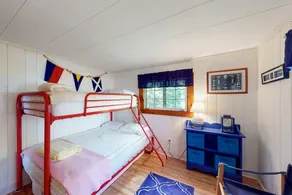 Absolutely Adorable Lake Winnipesaukee Cottage AUGUST WEEKS SPECIAL RATES - Image 4
