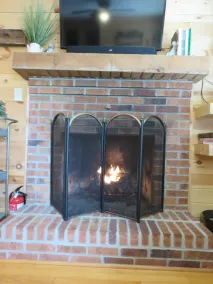 A WELL-APPOINTED CABIN, RURAL RELAXATION, FIREPIT! - Image 2