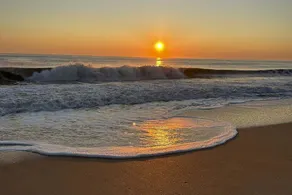 Seaside Serenity: Beachfront Haven in Palm Coast with resort amenities - Image 5