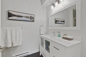 Modern and Stylish Condo with Mountain Views - Image 5