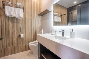 Lux Hotel - Image 3