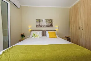 Luxurious 5 bedroom villa, private heated pool, playground, garden and BBQ! - Image 3