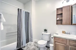 Hosteeva Renovated Capitol Hill Condo Close to Hot Spots - Image 2