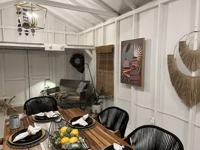 Remodeled Riverside Cottage w/sunroom, She-shed. Walk to golf, tennis, Botanica, - Image 4