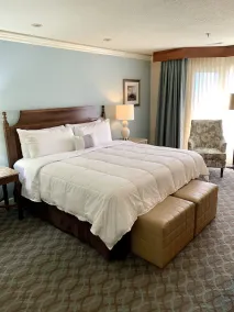 Luxury Riverfront Condo w/ sunrise & sunset views - Image 5