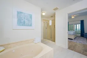 Phoenix West 607 3 Bedroom Condo - Image 5