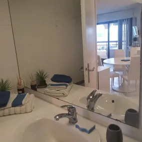 4 pers, en front de mer , vue mer ,  plage  à 20 m, parking privé, terrasse - Image 3