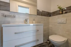 Modern two bedroom apartment with shared pool - Image 2