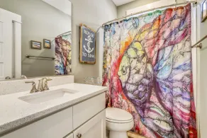 Oceanside: Modern home with Stunning Decor! Pets ok! - Image 3