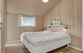 3 Bedroom Beautiful Home In Juelsminde - Image 4