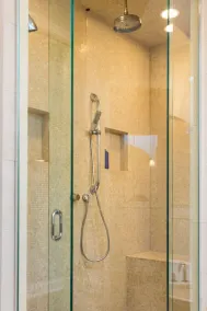 Maison de luxe à quatre niveaux avec des touches personnelles partout - Image 5
