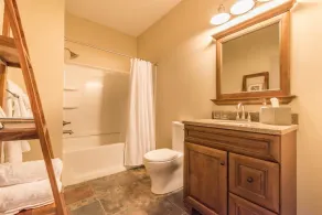Suite 2 - Quiet and private accommodations in a country setting. - Image 3
