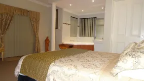 Large House on Acreage+River+BeautifulViews+sleeps14+Hire of optional gypsy vans - Image 5