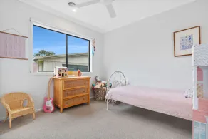 This stunning, brand new family home sleeps 8 guests - Image 5