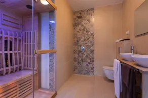 Villa Zarra with heated pool, jacuzzi, sauna and Seaview - Image 3