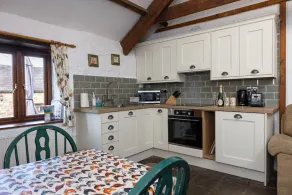 Swallow Cottage - 1 Bedroom - sleeps 3 - Image 5