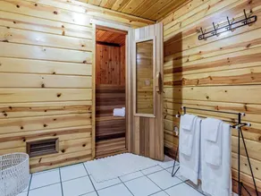 AlpenView | Snowline Cabin, Sauna & Hot Tub, Mt. Baker Ski Are - Image 3