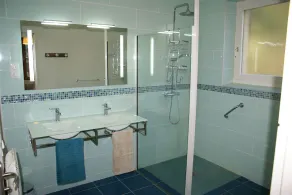 Vacation rental in Pézenas: a house in a large garden. For two. - Image 3