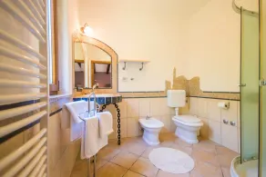 Privat, helt inhägnad och husdjursvänlig poolvilla nära havet - Image 3