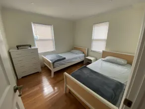 Entire house hosted by Timmy 5 guests · 2 bedrooms · 5 beds · 1 bath - Image 4
