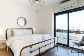 Miklat Chic Spacious Penthouse Terrace By Feelhome - Image 4
