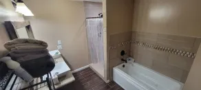 Beautiful Rustic Murfreesboro Home just minutes from I24, MTSU and more - Image 3