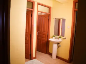 Gracious Suites - Image 4