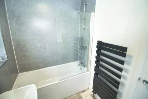 3 Bed Semi - Refurbished High Standard - Off Street Parking - Large Garden - Dog Friendly - Fast Wifi - Image 2