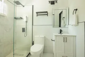 El Gabriel Apartments - Image 2