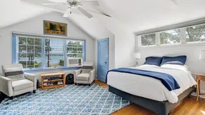 Lovely Shelter Island cottage with panoramic bay views, secluded, screened... - Image 5