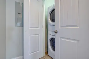 4 bedroom home with spectacular sound views - Image 2