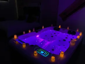 CHAMBRE MIAMI avec JACUZZI PRIVATIF - Image 4
